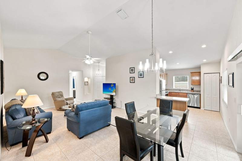 2 bedroom Single Family Residence at 228 SW Lake Forest Way, Lakeforest At St Lucie West Phase 1, Port St. Lucie — photo 5