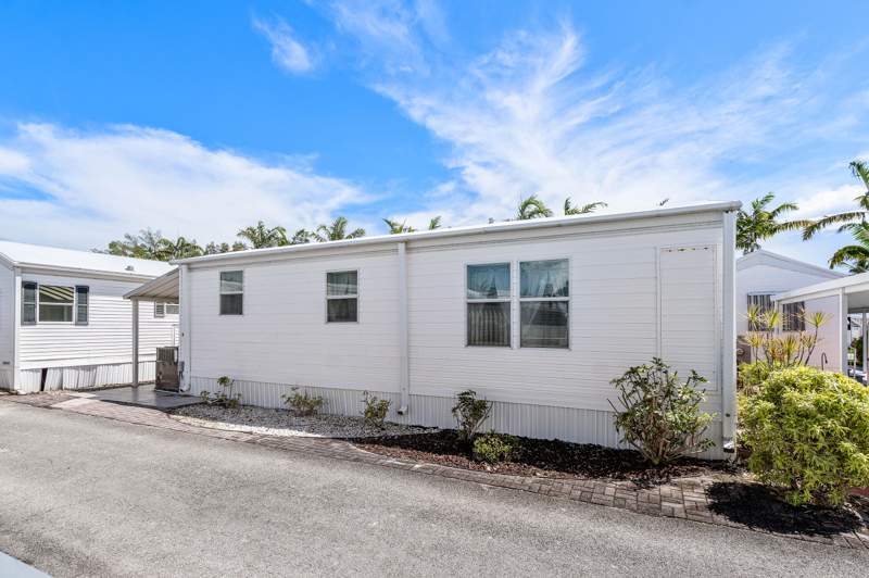 2 bedroom Manufactured Home at 13 Hibiscus Drive #H, Briny Breezes Inc, Briny Breezes — photo 2