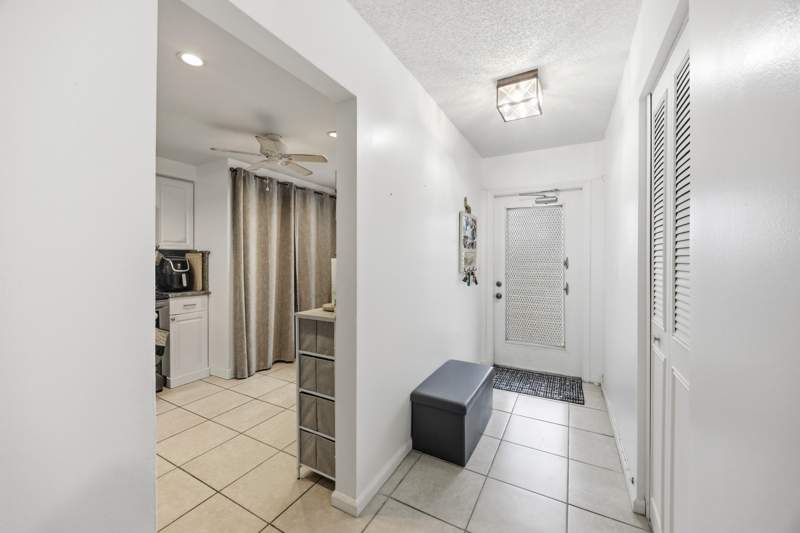 2 bedroom Condominium at 14723 Cumberland Drive #1070, Villages Of Oriole Deauville Condo, Delray Beach — photo 4