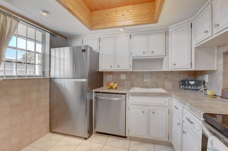 1 bedroom Condominium at 899 SE 2nd Avenue #215, Regis House Condo, Deerfield Beach — photo 4