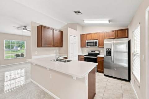 538 SW Prado Avenue, Port St. Lucie FL - photo 15 of 39