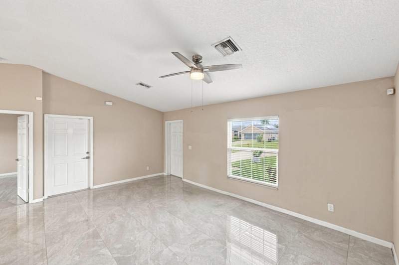 3 bedroom Single Family Residence at 538 SW Prado Avenue, Port St Lucie Section 27, Port St. Lucie — photo 5