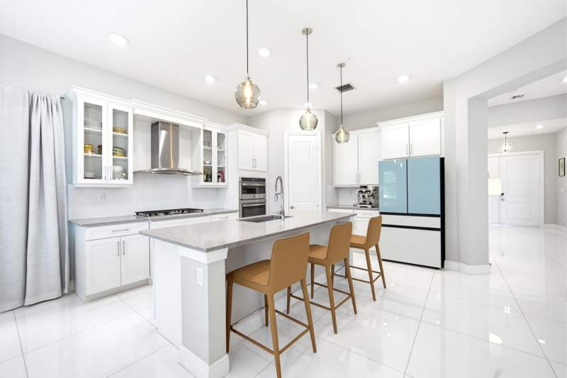 4 bedroom Single Family Residence at 12180 Watermark Way, Parkland Bay, Parkland — photo 2