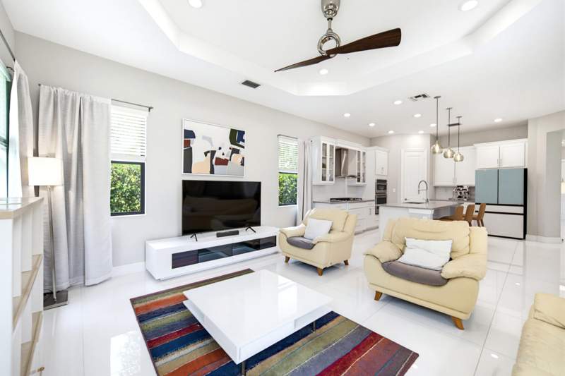 4 bedroom Single Family Residence at 12180 Watermark Way, Parkland Bay, Parkland — photo 3