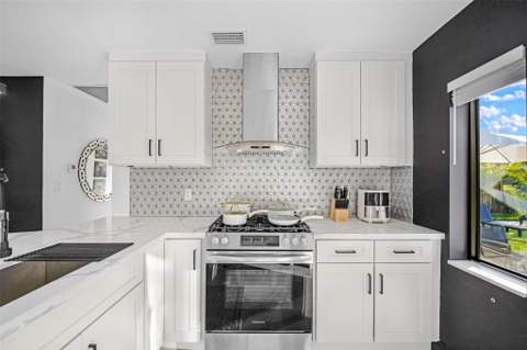 2925 NE 1st Avenue, Wilton Manors FL - photo 10 of 63