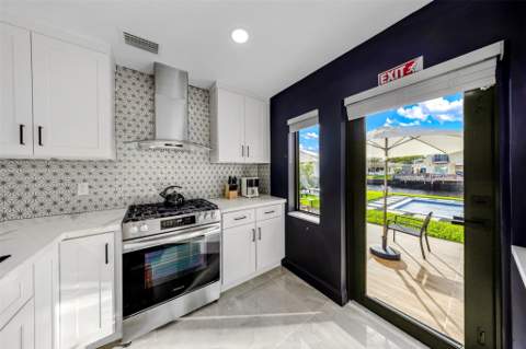 2925 NE 1st Avenue, Wilton Manors FL - photo 11 of 63
