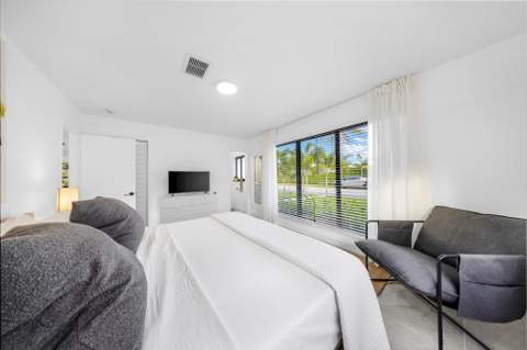 2925 NE 1st Avenue, Wilton Manors FL - photo 23 of 63