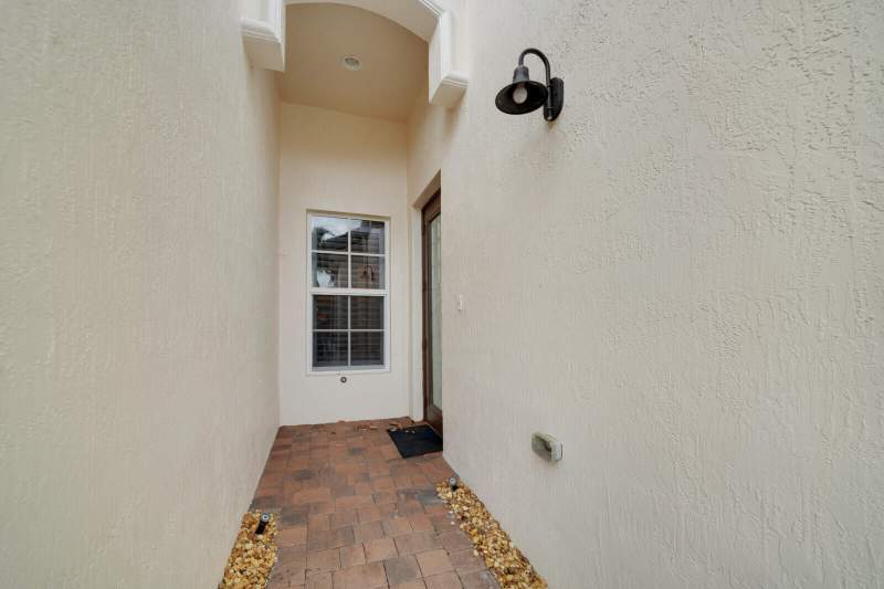 2 bedroom Townhouse at 14982 Barletta Way, Villaggio Isles Parcels, Delray Beach — photo 3