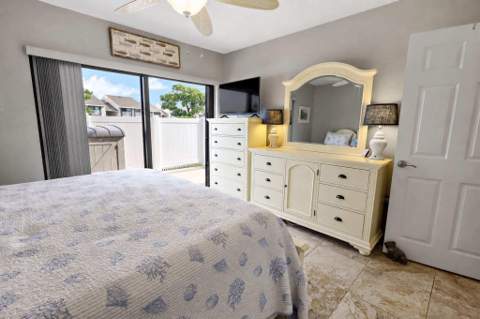 3209 S Lakeview Circle #8105, Hutchinson Island FL - photo 21 of 37