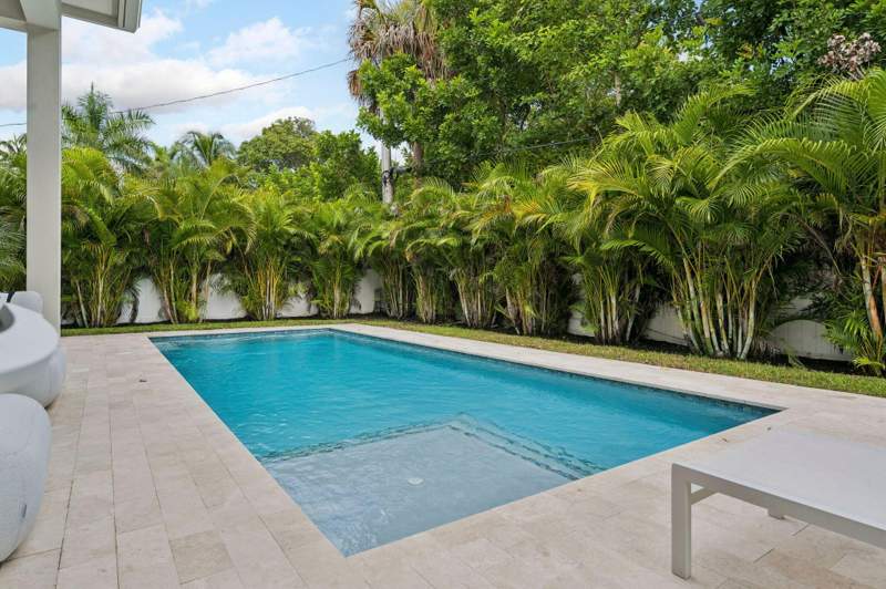 5 bedroom Single Family Residence at 289 NW 11th Street, Varsity Heights, Boca Raton — photo 2