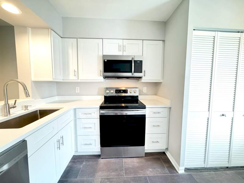 2 bedroom Condominium at 14701 Cumberland Drive, Villages Of Oriole Deauville Condo, Delray Beach — photo 4