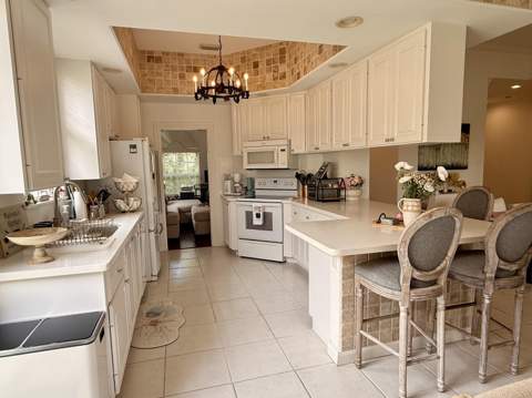 8095 Laborie Lane, Wellington FL - photo 12 of 38