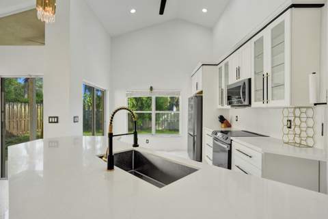 6965 NW 29th Court, Margate FL - photo 7 of 29