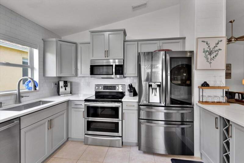 2 bedroom Single Family Residence at 506 SW Indian Key Drive, Lakeforest At St Lucie West Phase V, Port St. Lucie — photo 4