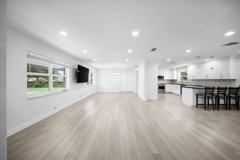4 bedroom Single Family Residence at 4910 SW 205th Avenue, Trails Of El Rancho Acres, Southwest Ranches — photo 5