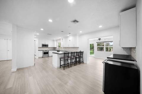 4910 SW 205th Avenue, Southwest Ranches FL - photo 11 of 66