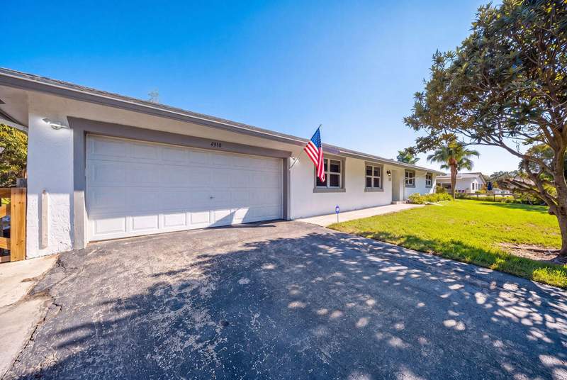 4 bedroom Single Family Residence at 4910 SW 205th Avenue, Trails Of El Rancho Acres, Southwest Ranches — photo 4