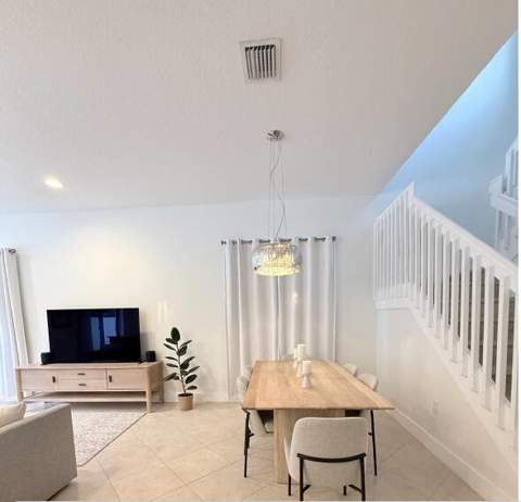 9218 SW 39th Street, Miramar FL - photo 9 of 32