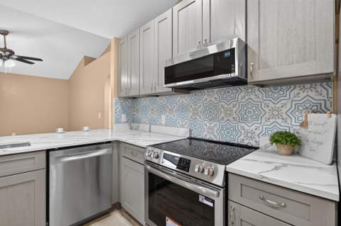 2062 SW Janette Avenue, Port St. Lucie FL - photo 7 of 29