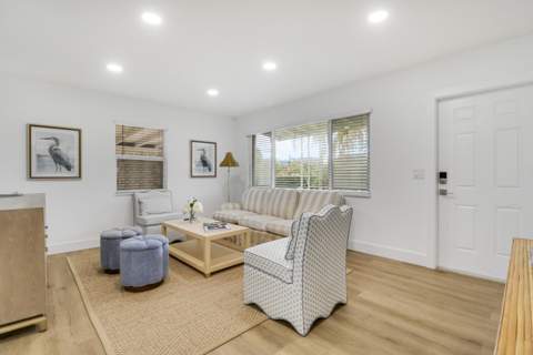 2516 Lorraine Court, North Palm Beach FL - photo 9 of 36