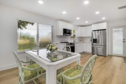 2516 Lorraine Court, North Palm Beach FL - photo 13 of 36