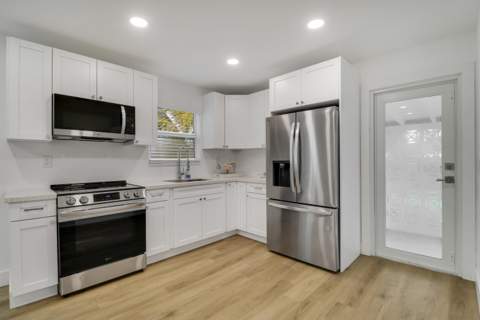 2516 Lorraine Court, North Palm Beach FL - photo 12 of 36