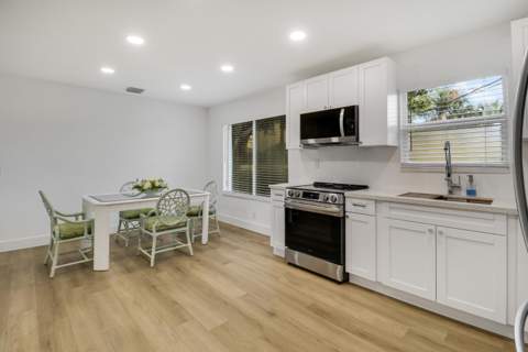 2516 Lorraine Court, North Palm Beach FL - photo 16 of 36