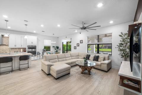3138 Streng Lane, Royal Palm Beach FL - photo 10 of 69