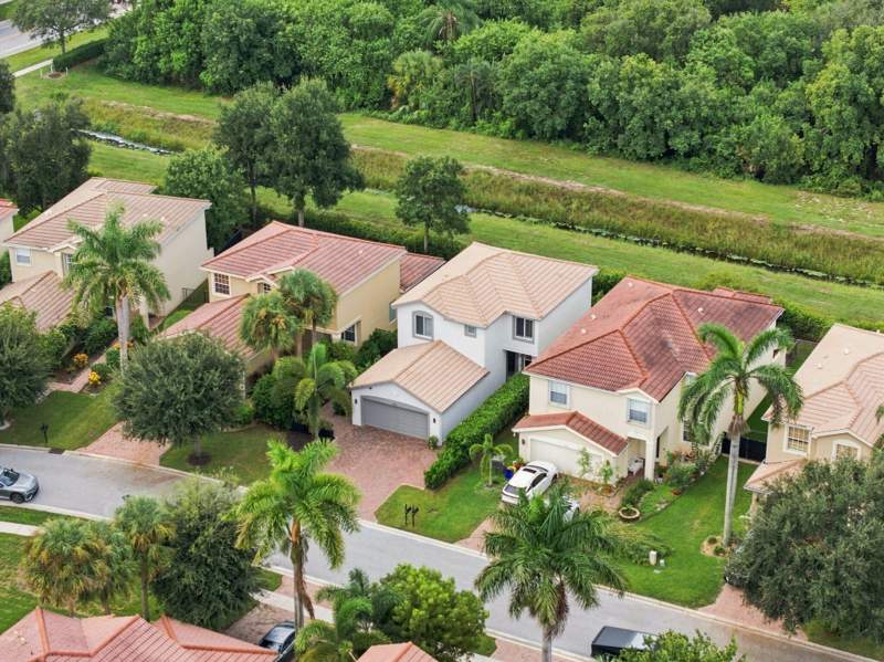 4 bedroom Single Family Residence at 7830 Jewelwood Drive, Mini Assemblage Pud 6, Boynton Beach — photo 2