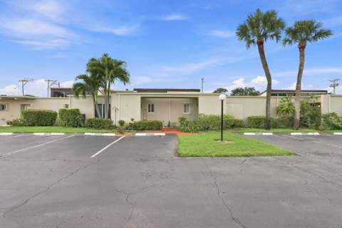 2538 Boundbrook Drive #137, West Palm Beach FL - photo 7 of 41