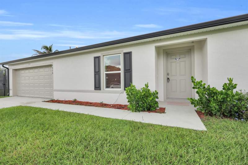 4 bedroom Single Family Residence at 4310 SW Jaunt Road, Port St Lucie Section 33, Port St. Lucie — photo 3