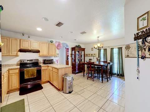 2914 Zora Neal Drive, Fort Pierce FL - photo 6 of 20