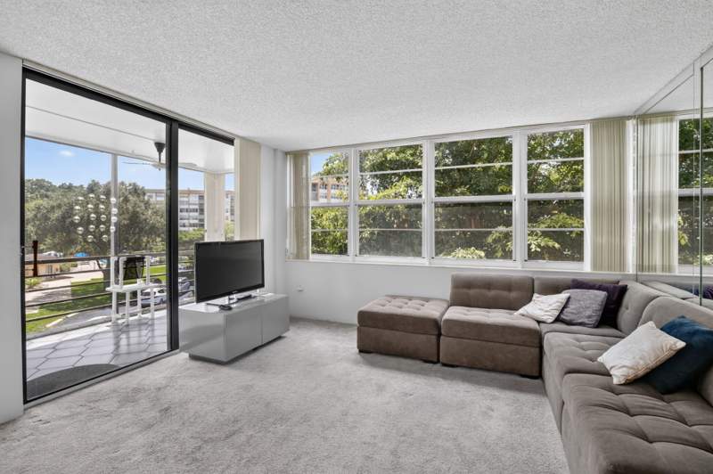 2 bedroom Condominium at 1400 Saint Charles Place #313, Park Place Condominium No One, Pembroke Pines — photo 3