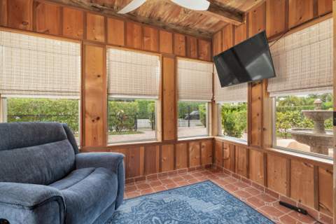 319 Plymouth Road, West Palm Beach FL - photo 10 of 49