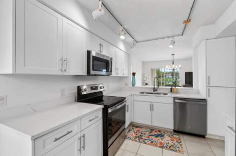 7881 Whispering Palms Drive #101, Boynton Beach FL - photo 16 of 84