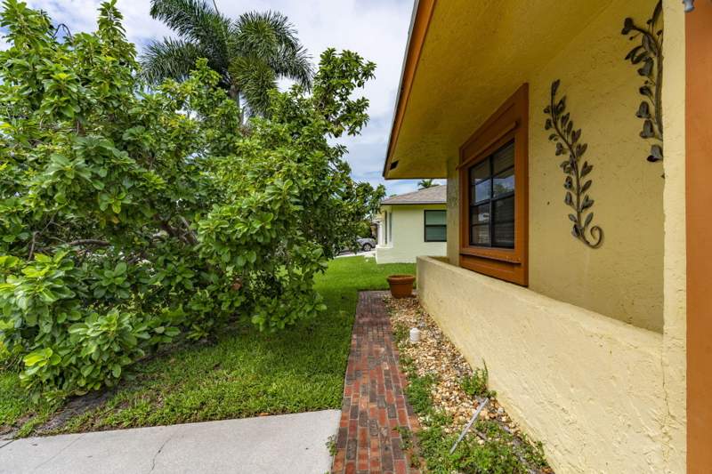 3 bedroom Villa at 4917 Luqui Court, Palm Hill Villas Unit Two, West Palm Beach — photo 3