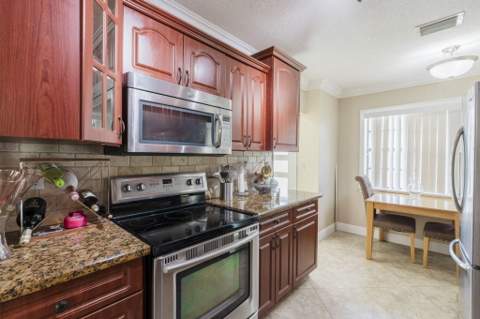 4917 Luqui Court, West Palm Beach FL - photo 11 of 35