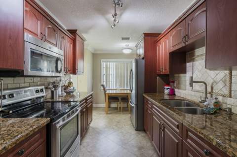 4917 Luqui Court, West Palm Beach FL - photo 12 of 35