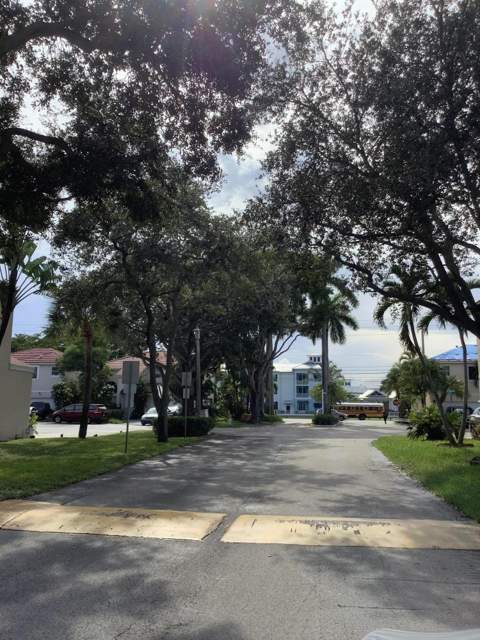 201 SW 98th Terrace, Pembroke Pines FL - photo 24 of 27