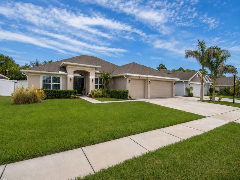 4 bedroom Single Family Residence at 8332 Amalfi Circle, Waterstone Phase Three, Fort Pierce — photo 2
