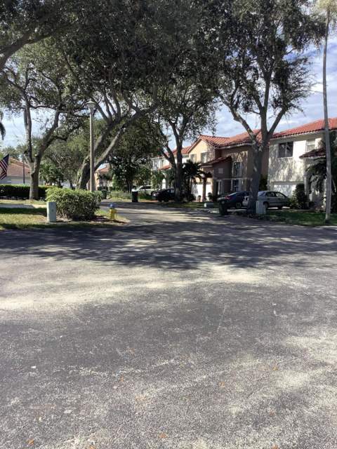 201 SW 98th Terrace, Pembroke Pines FL - photo 18 of 27