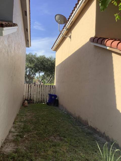 201 SW 98th Terrace, Pembroke Pines FL - photo 14 of 27