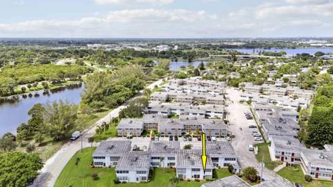 3040 Lake Osborne Drive #109, Lake Worth Beach FL - photo 24 of 35