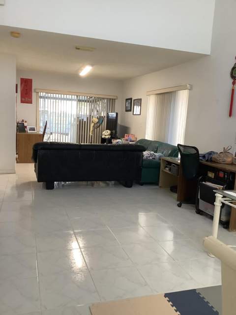 201 SW 98th Terrace, Pembroke Pines FL - photo 7 of 27