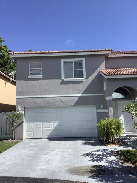 201 SW 98th Terrace, Pembroke Pines FL - photo 6 of 27