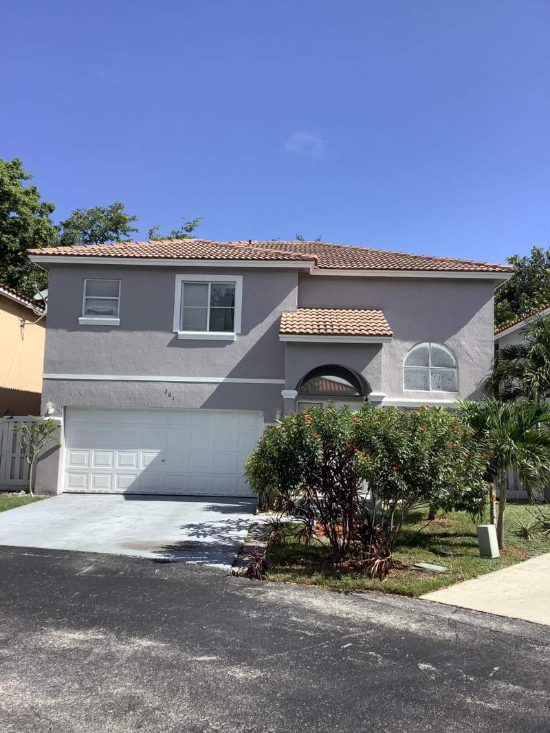 3 bedroom Single Family Residence at 201 SW 98th Terrace, Tanglewood Townhomes, Pembroke Pines — photo 2