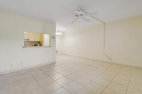 3040 Lake Osborne Drive #109, Lake Worth Beach FL - photo 8 of 35