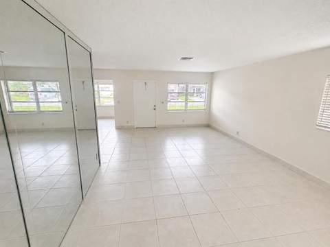 3319 Americo Drive, West Palm Beach FL - photo 9 of 21