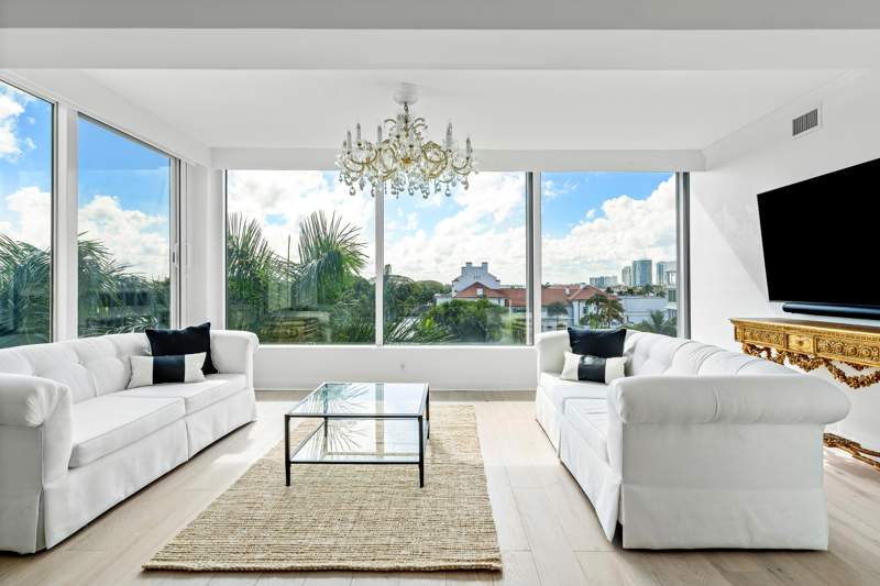 2 bedroom Condominium at 44 Cocoanut Row #526B, Palm Beach Towers Condo, Palm Beach — photo 4