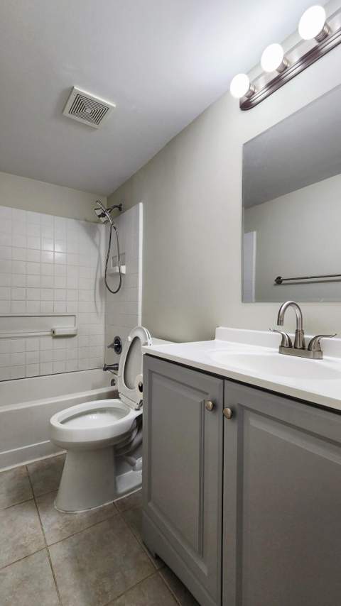 1501 Crescent Circle #D36, Lake Park FL - photo 11 of 16